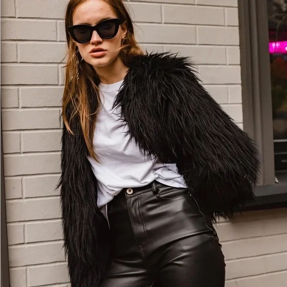 Black shaggy faux fur women jacket winter coat - Picture 5 of 7